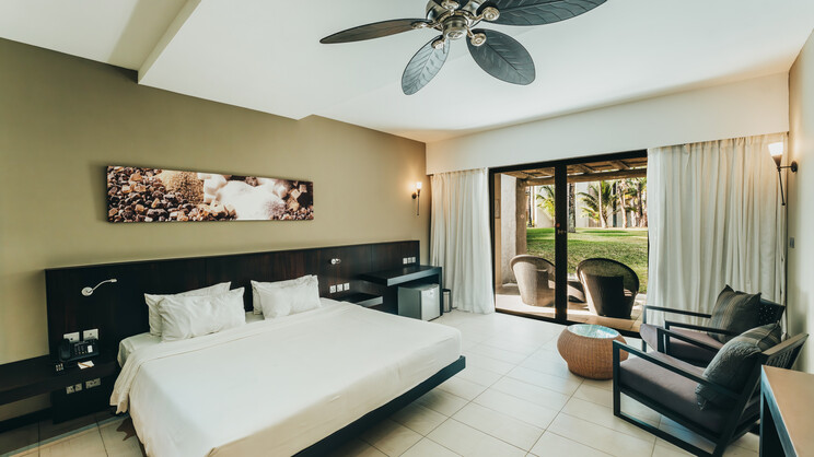 Crystals Beach Resort Belle Mare